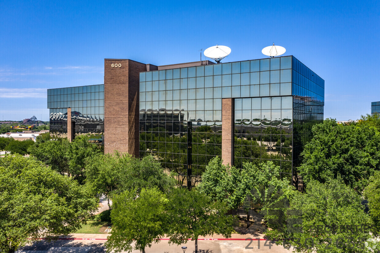 Centerpoint III Main Image